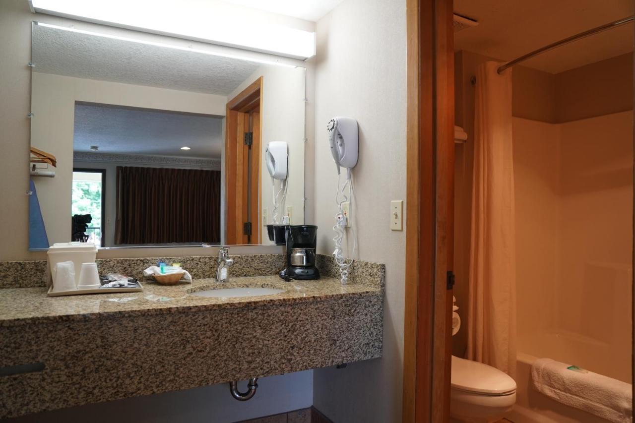 College Inn Monmouth Екстер'єр фото